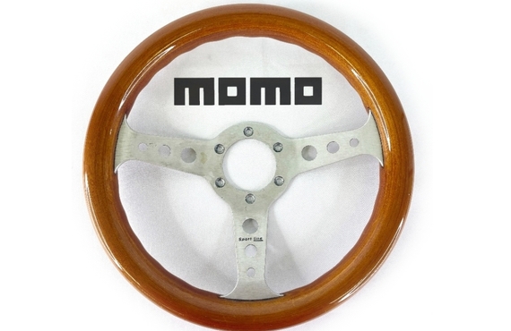 MOMOステアリング高価買取なら買い取るゾウさん！傷あり中古品も安心の無料出張査定