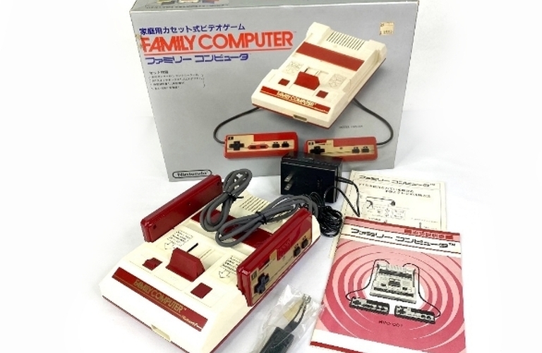 買い取るゾウさん｜初代四角ボタンファミコンを出張買取！高価買取の専門家へ。